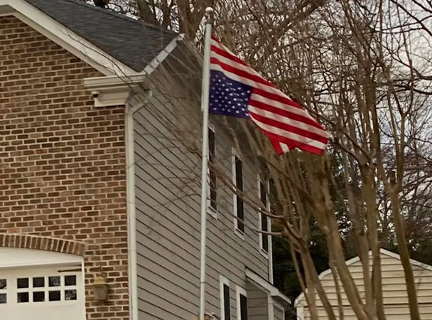 Upside down flag at Justice Alito's house